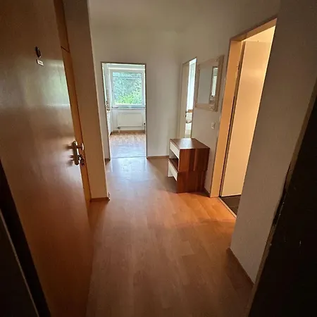 Moebiliert Lage 10min Dus Airport, Messe Und Fussball Stadion アパート ドゥイスブルグ