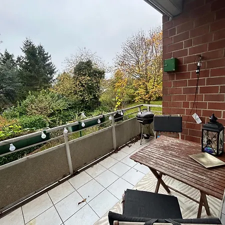 アパート Moebiliert Lage 10min Dus Airport, Messe Und Fussball Stadion ドゥイスブルグ